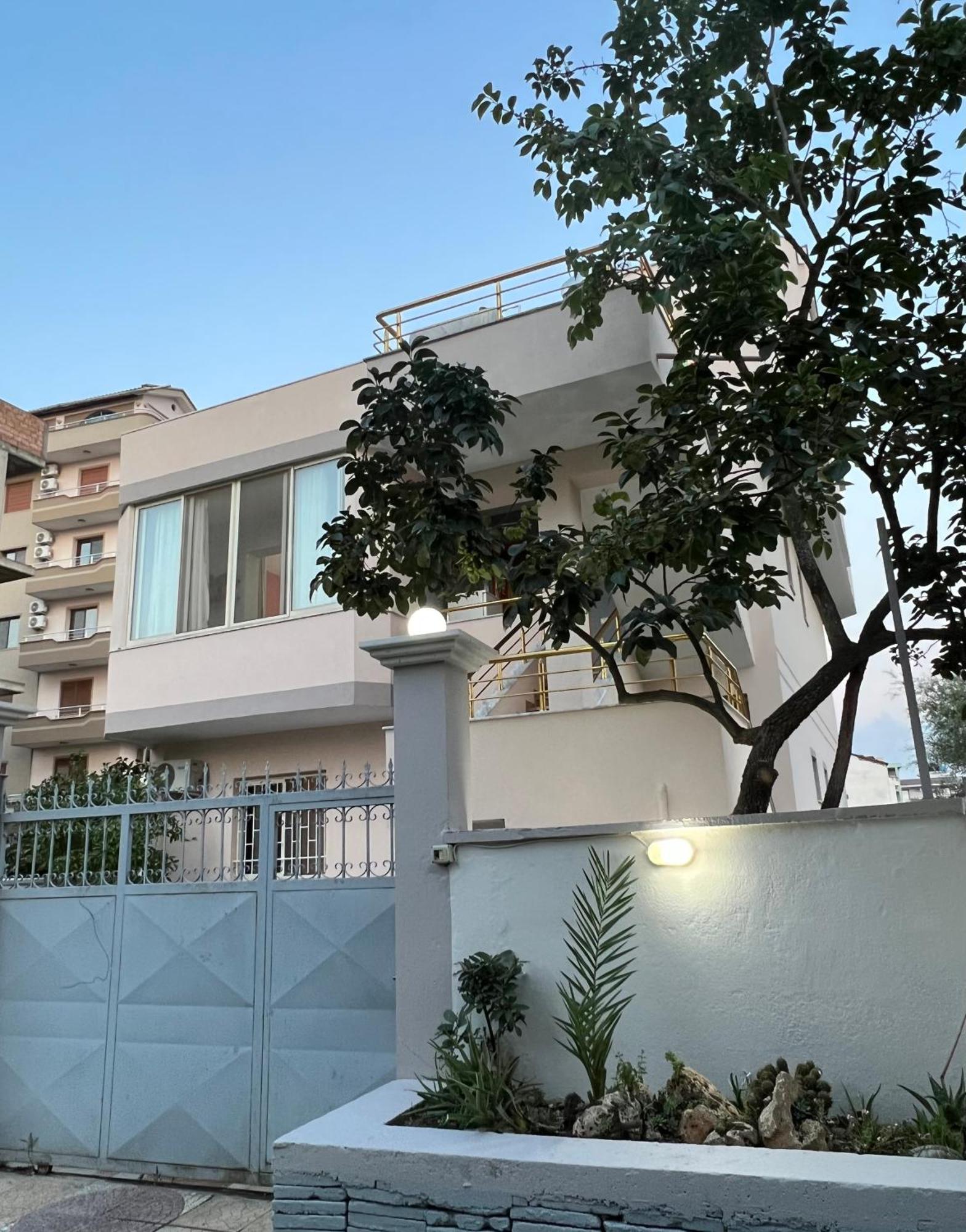 Guest House Sala Durrës Exteriér fotografie